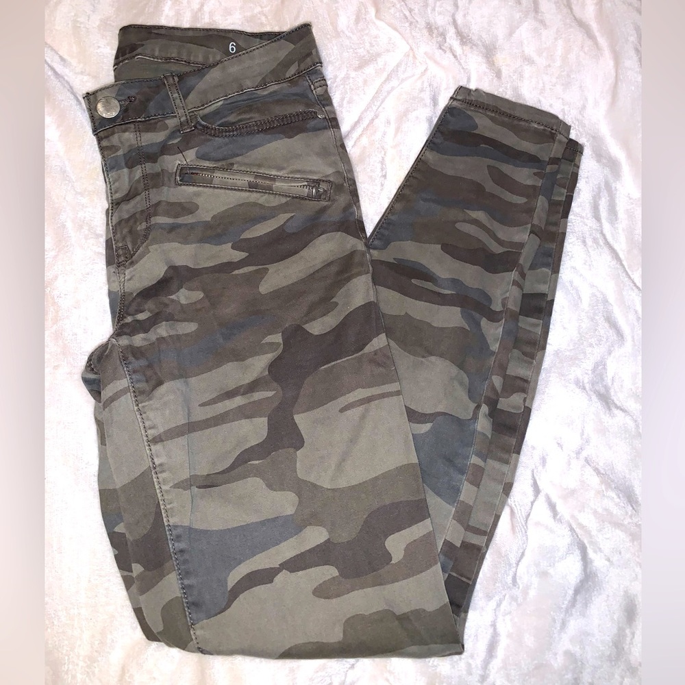 Womens Camoflauge jeggings